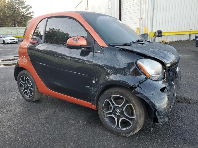 VIN WMEFJ9BA6JK326247 2018 SMART FORTWO no.4