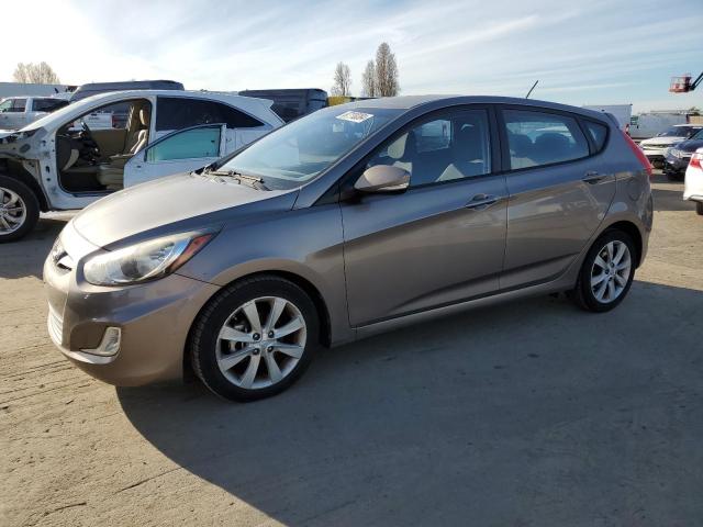 VIN KMHCU5AE0DU137927 2013 HYUNDAI ACCENT no.1