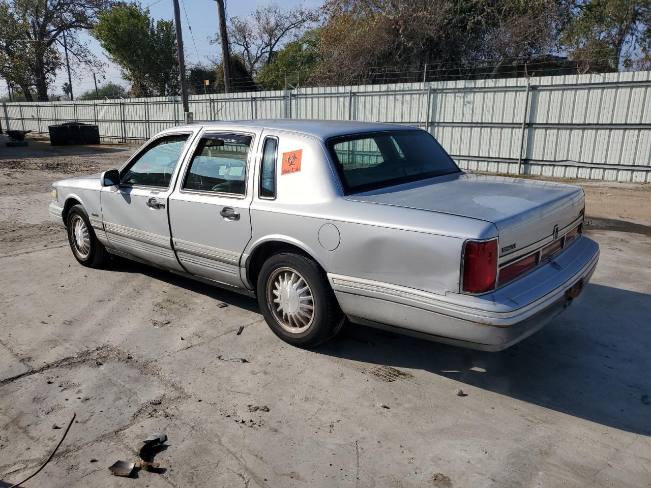 Lot #3033081988 1997 LINCOLN TOWN CAR S