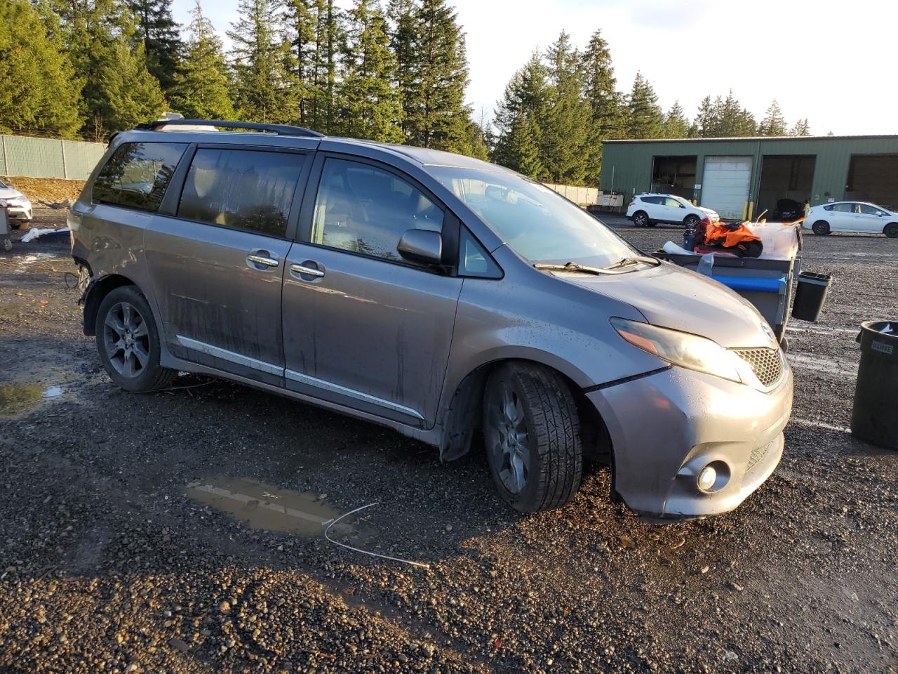 TOYOTA SIENNA SE