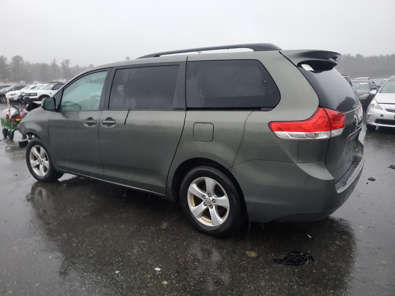 Lot #3034416081 2012 TOYOTA SIENNA LE