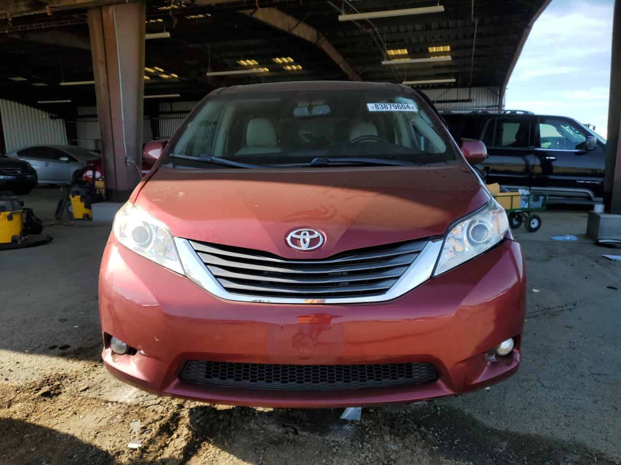 Lot #3029479701 2017 TOYOTA SIENNA XLE