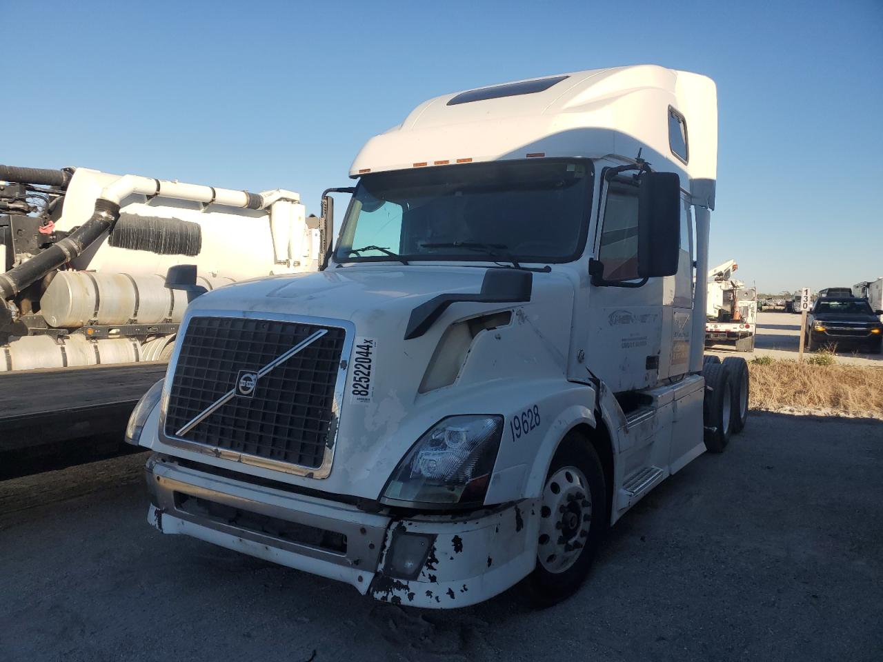 Lot #3024166831 2007 VOLVO VN VNL