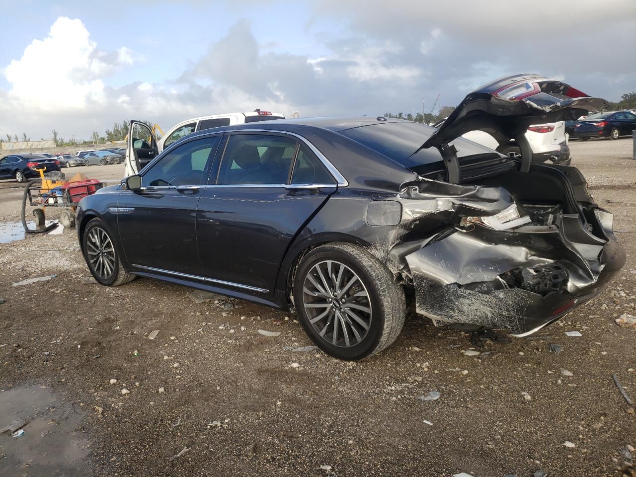 Lot #3053330769 2017 LINCOLN CONTINENTA