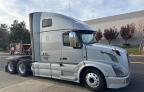 Lot #3025101271 2016 VOLVO VN VNL