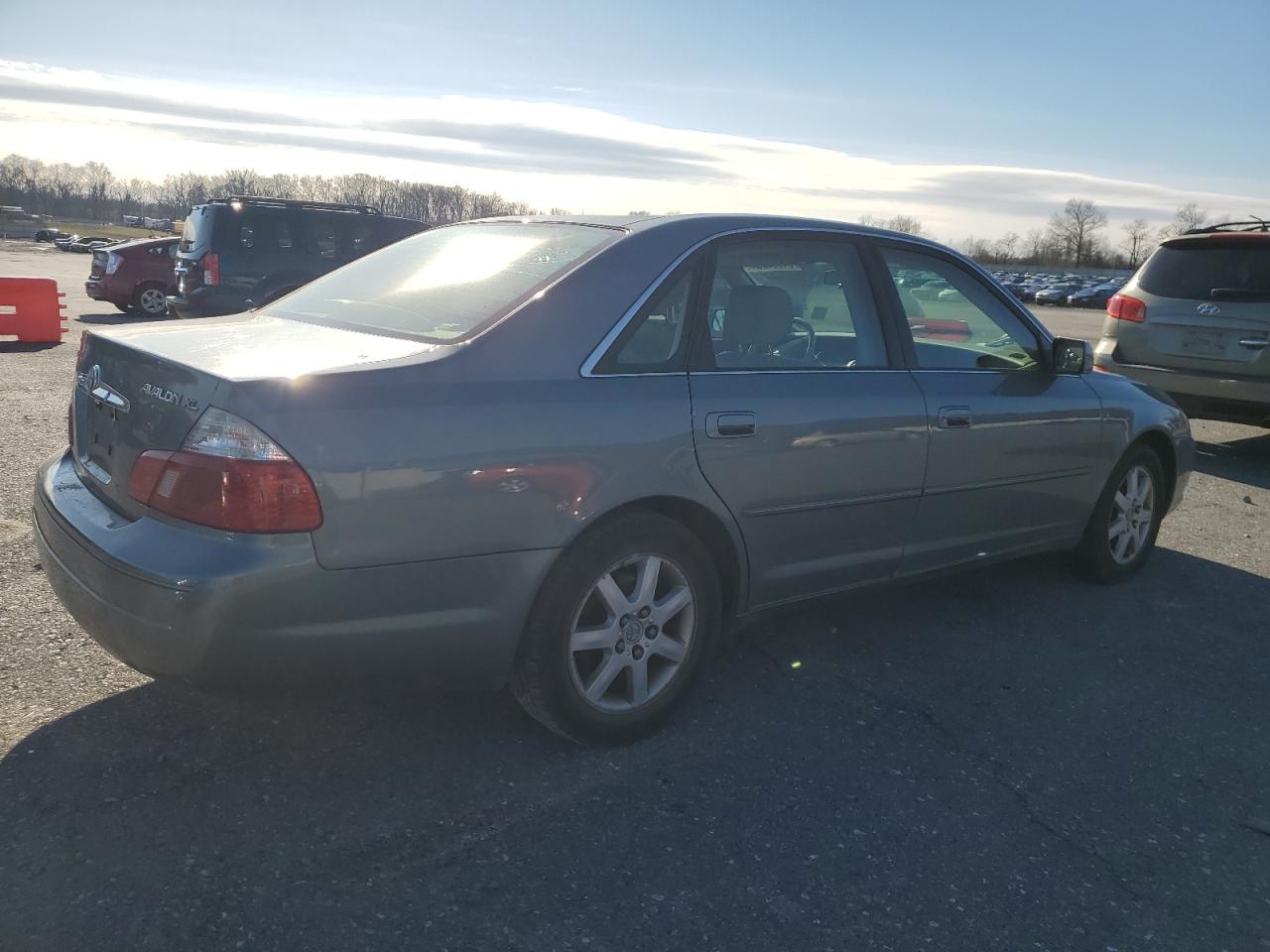 Lot #3301785353 2003 TOYOTA AVALON XL
