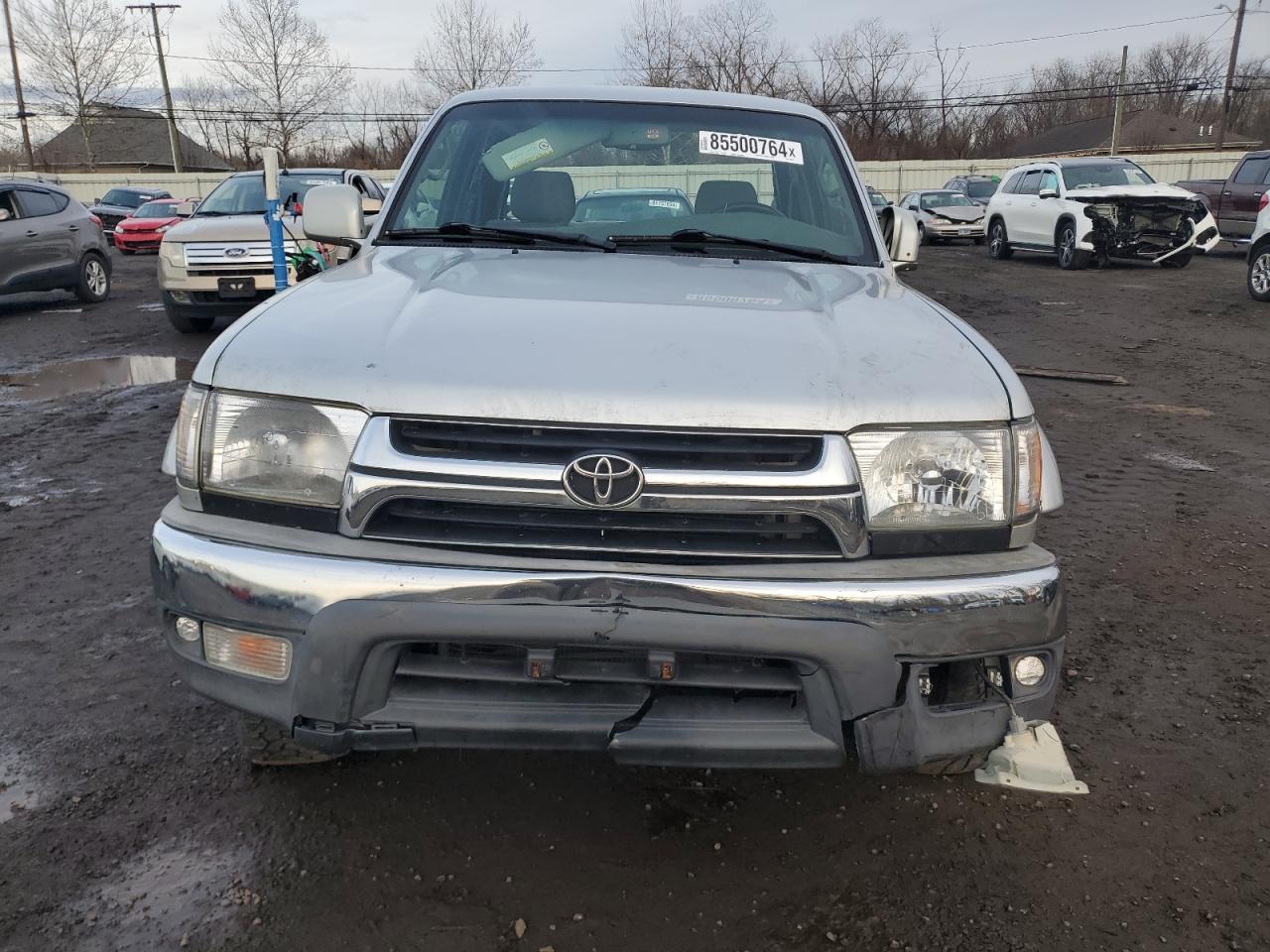 Lot #3033011017 2002 TOYOTA 4RUNNER SR