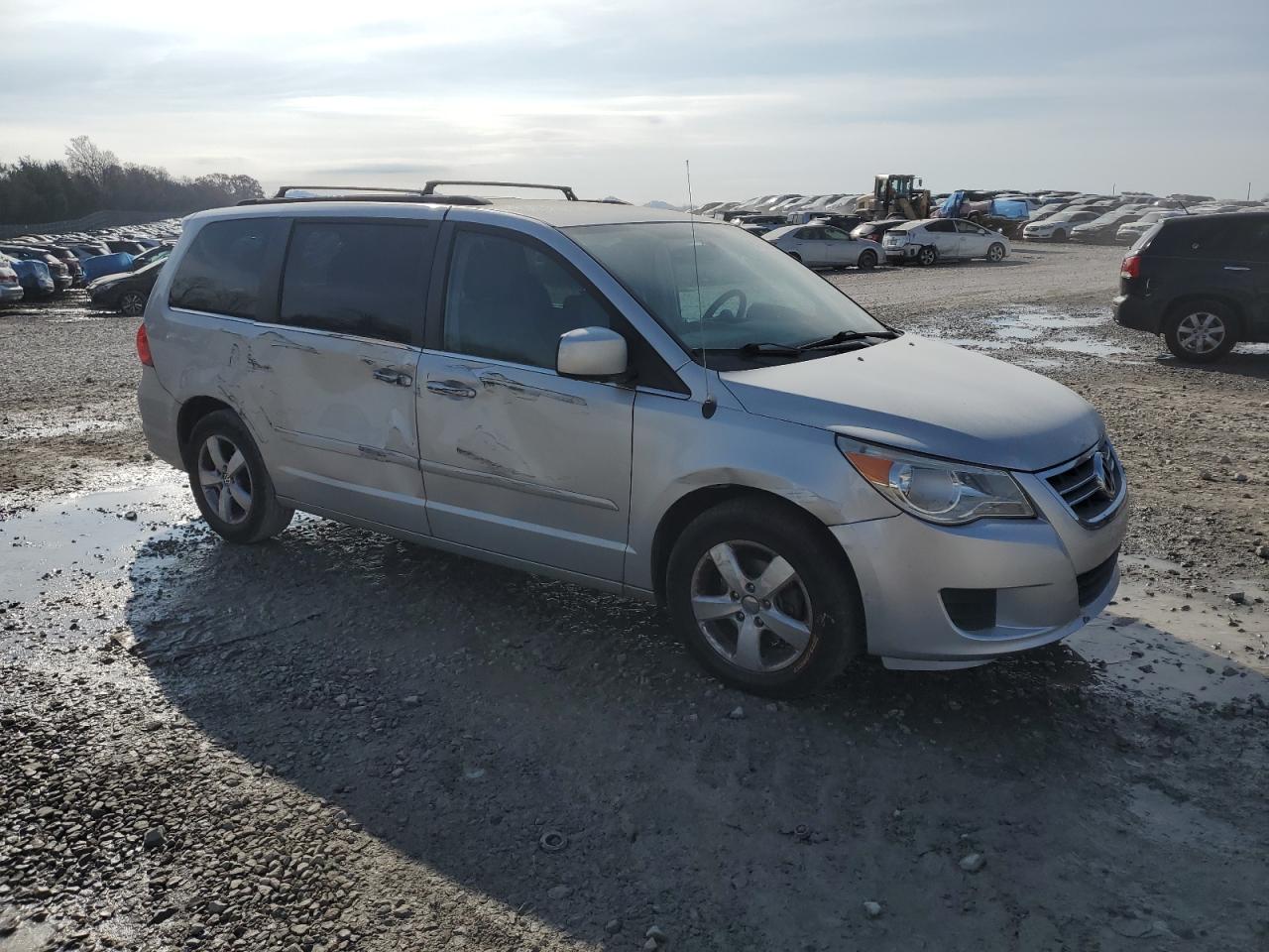 Lot #3024667723 2011 VOLKSWAGEN ROUTAN SE