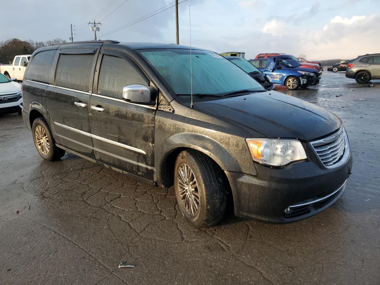 Lot #3025984996 2013 CHRYSLER TOWN & COU