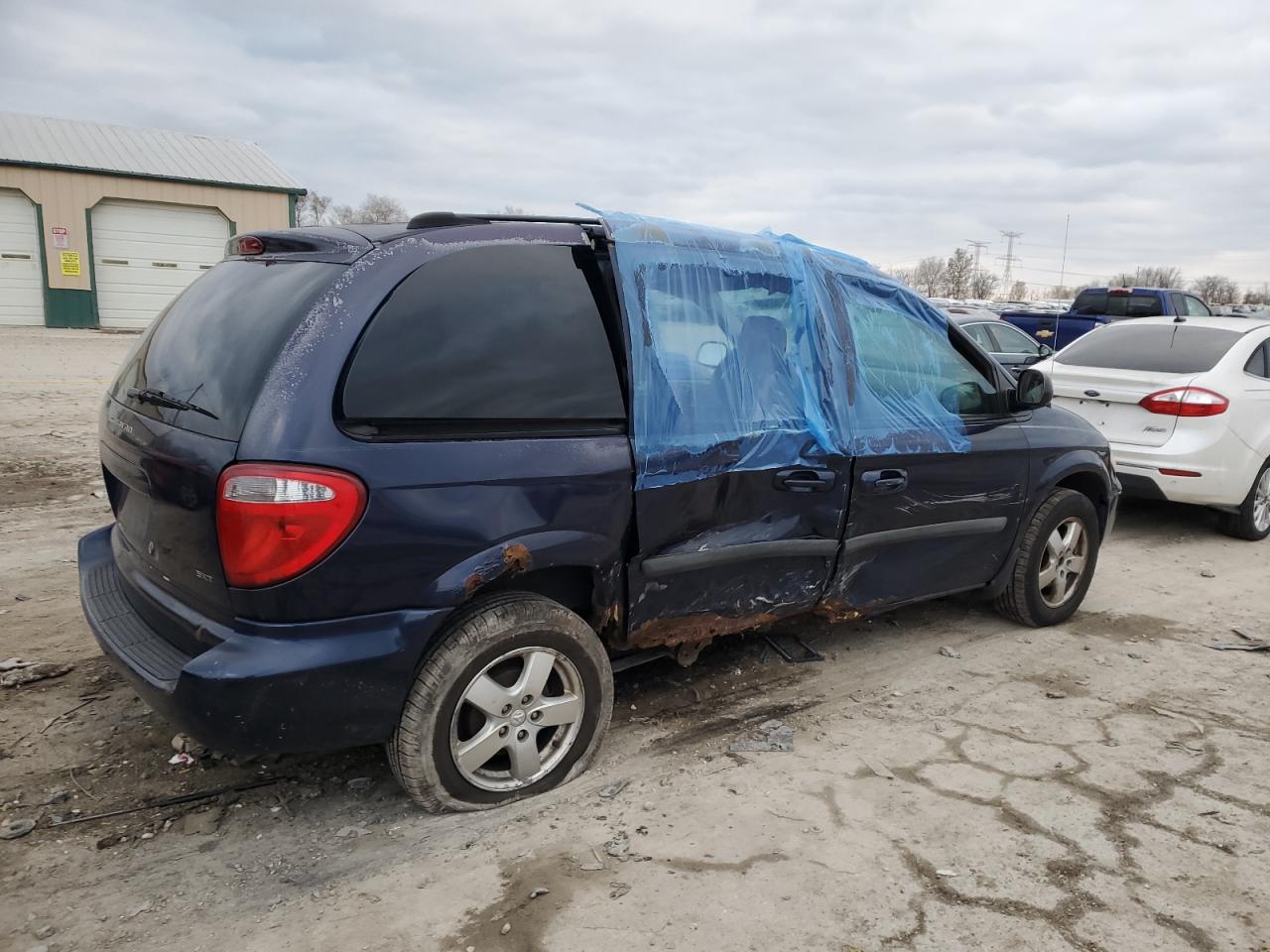 Lot #3029598086 2005 DODGE CARAVAN SX