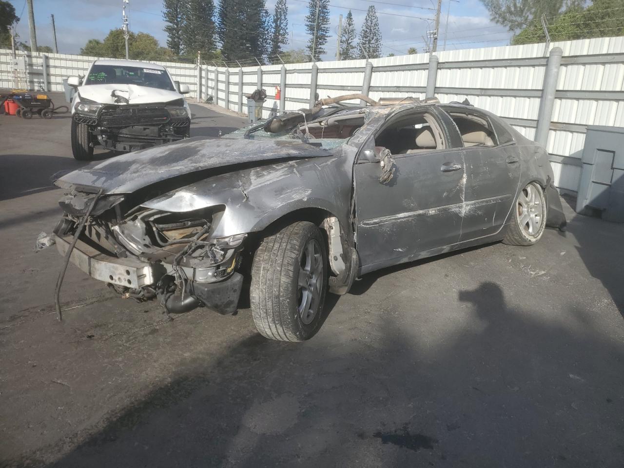  Salvage Acura RL