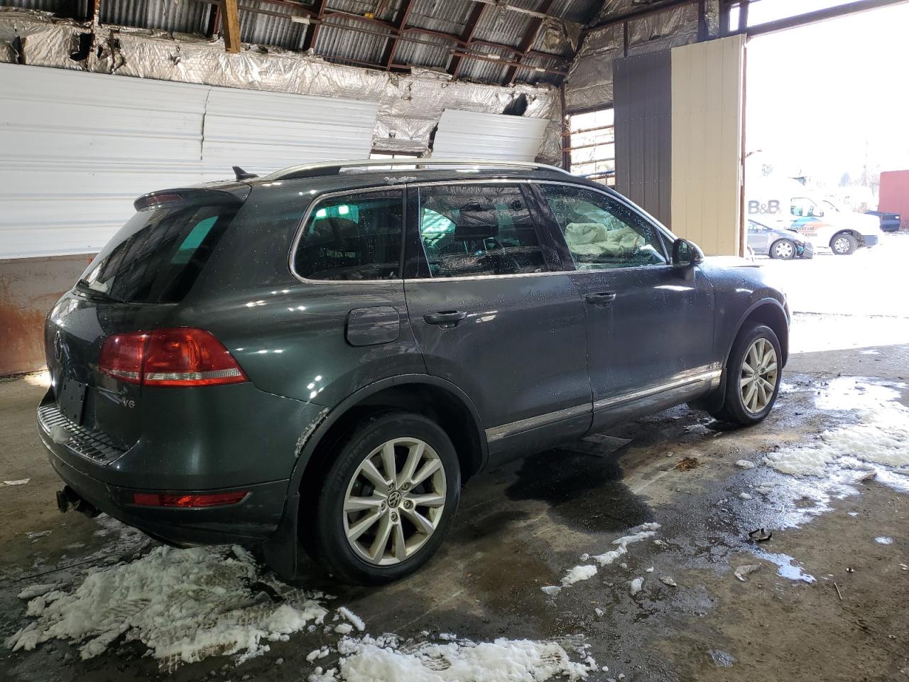 Lot #3026013999 2013 VOLKSWAGEN TOUAREG V6