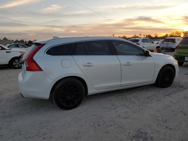 VOLVO V60 PREMIE 2015 white station gas YV1612SC3F1209482 photo #4