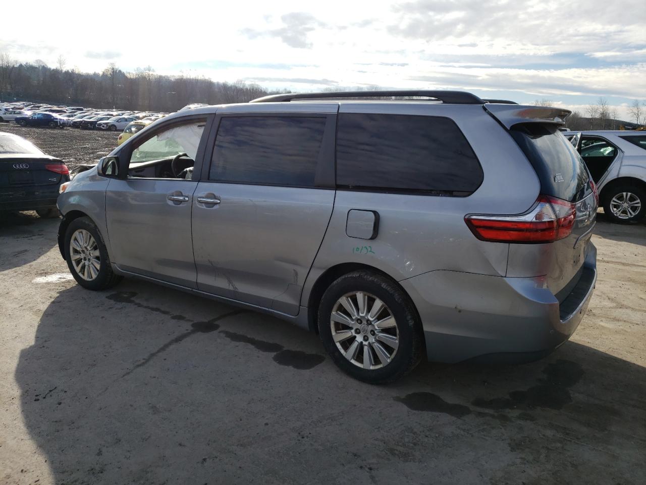 Lot #3041857456 2017 TOYOTA SIENNA XLE