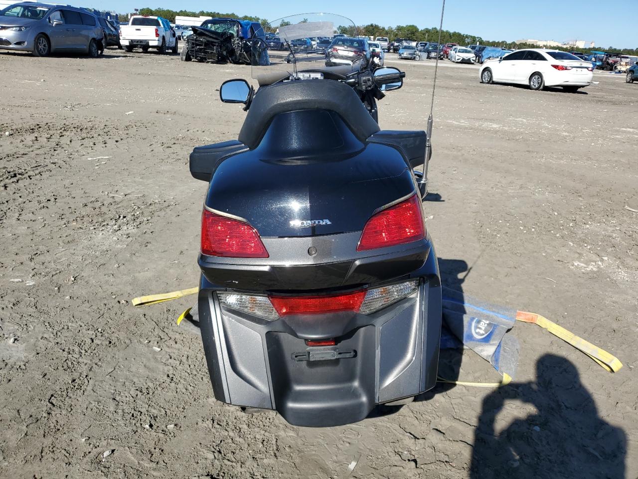 Lot #3045904682 2016 HONDA GL1800