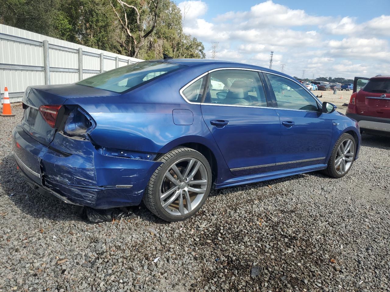 Lot #3031491823 2017 VOLKSWAGEN PASSAT R-L