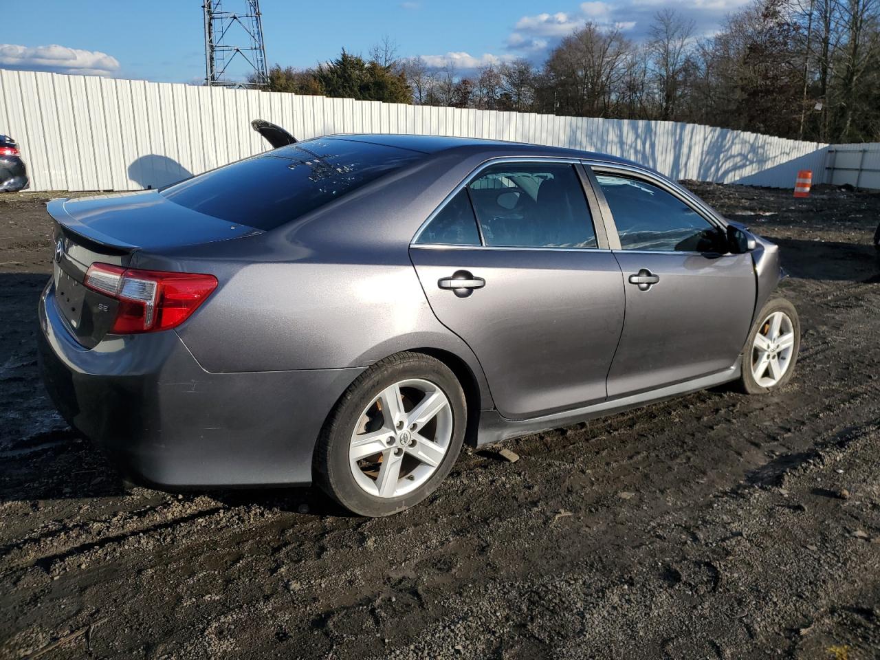 Lot #3042071213 2014 TOYOTA CAMRY L