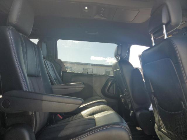 2015 CHRYSLER TOWN & COU - 2C4RC1HG9FR597654
