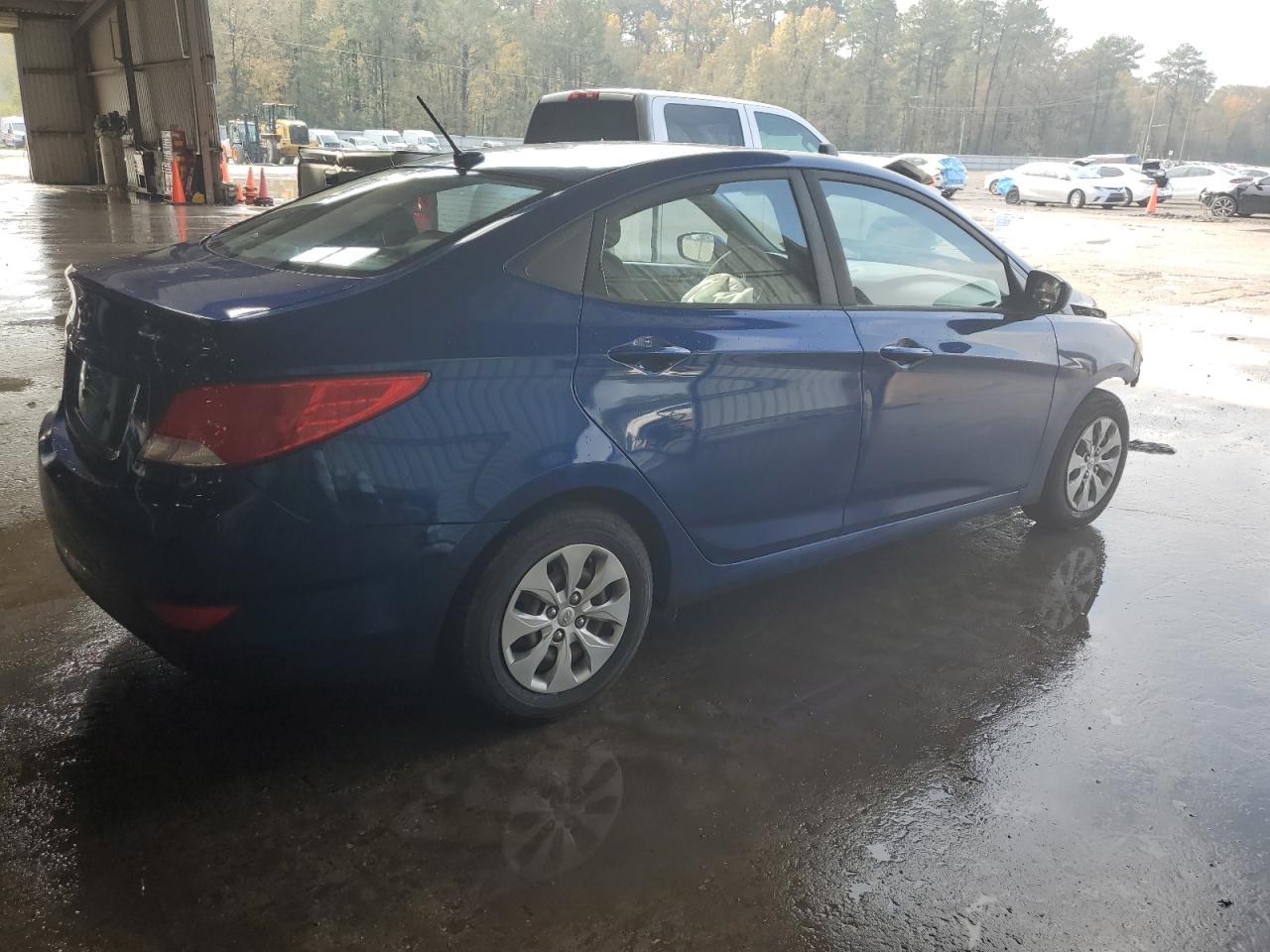 Lot #3028522925 2017 HYUNDAI ACCENT SE