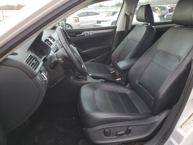 2015 VOLKSWAGEN PASSAT S - 1VWAT7A34FC013206