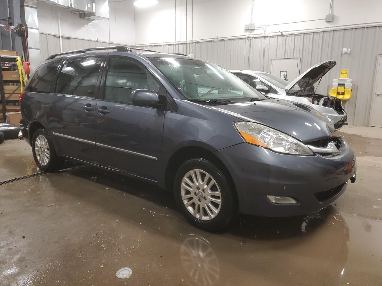 Lot #3026294431 2006 TOYOTA SIENNA XLE