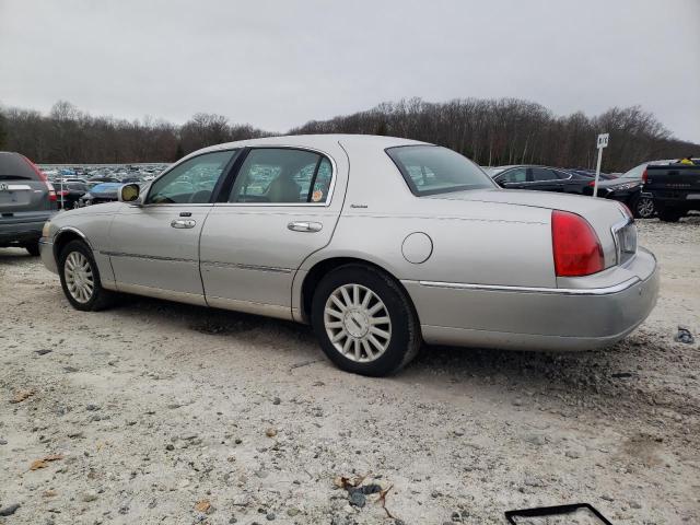 LINCOLN TOWN CAR S 2003 silver  gas 1LNHM82W43Y628894 photo #3