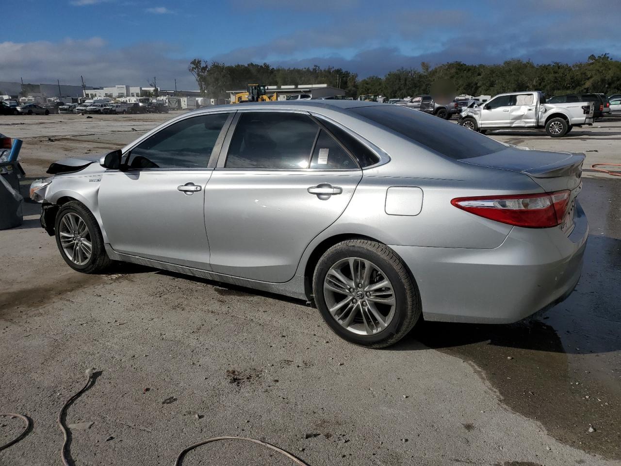 Lot #3045898645 2016 TOYOTA CAMRY HYBR