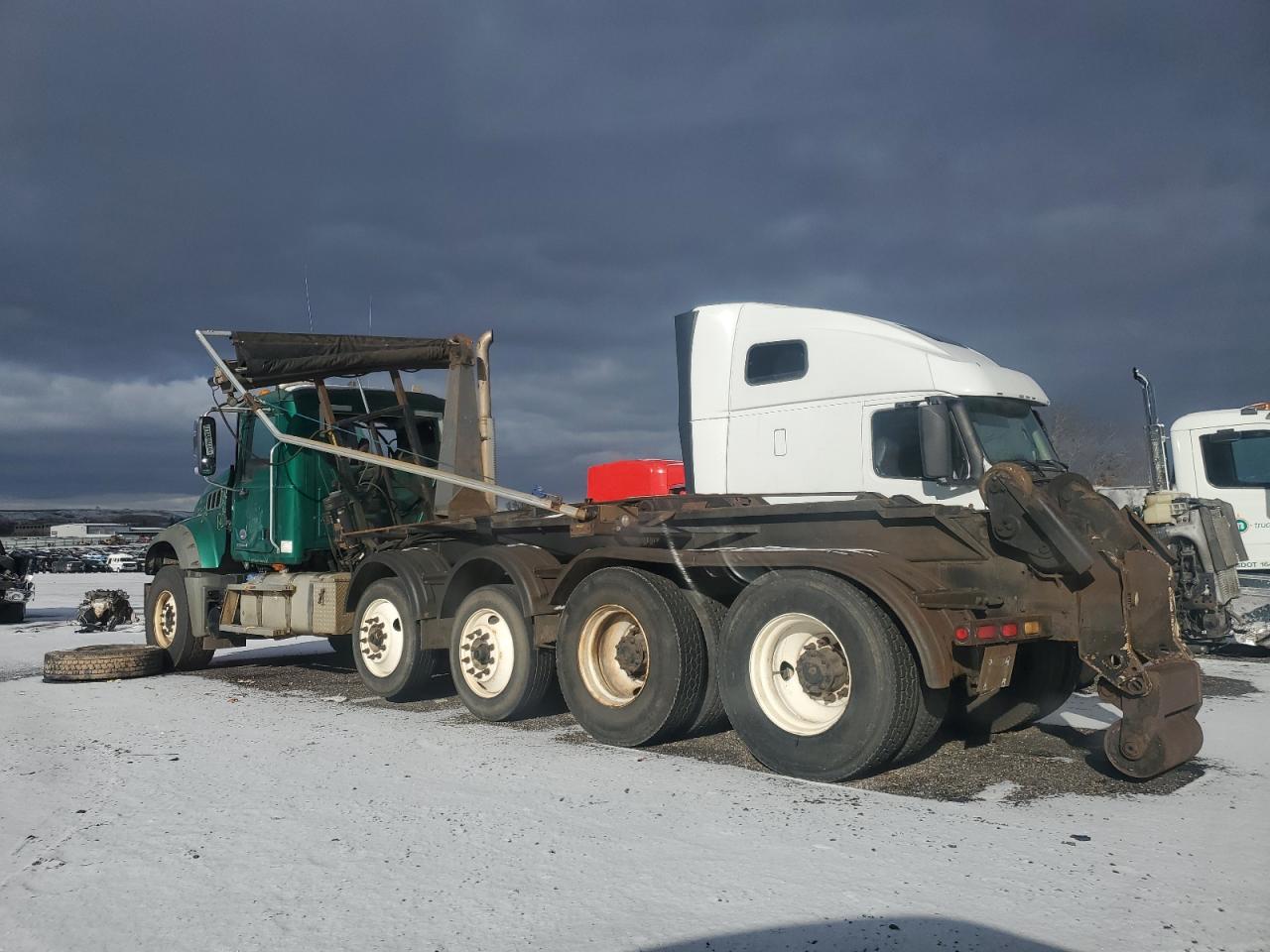 Lot #3028411814 2022 MACK GRANITE