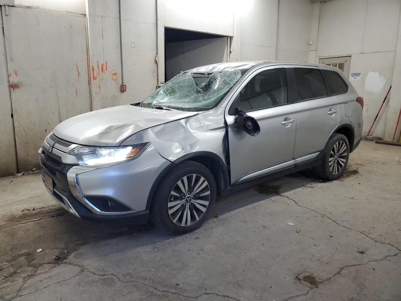 MITSUBISHI OUTLANDER ES