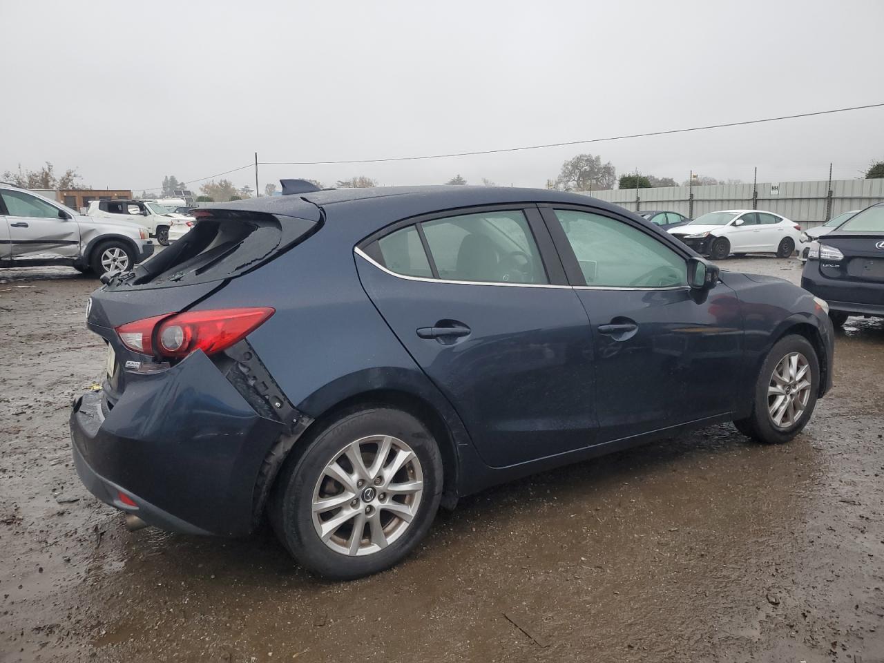 Lot #3034260097 2016 MAZDA 3 GRAND TO