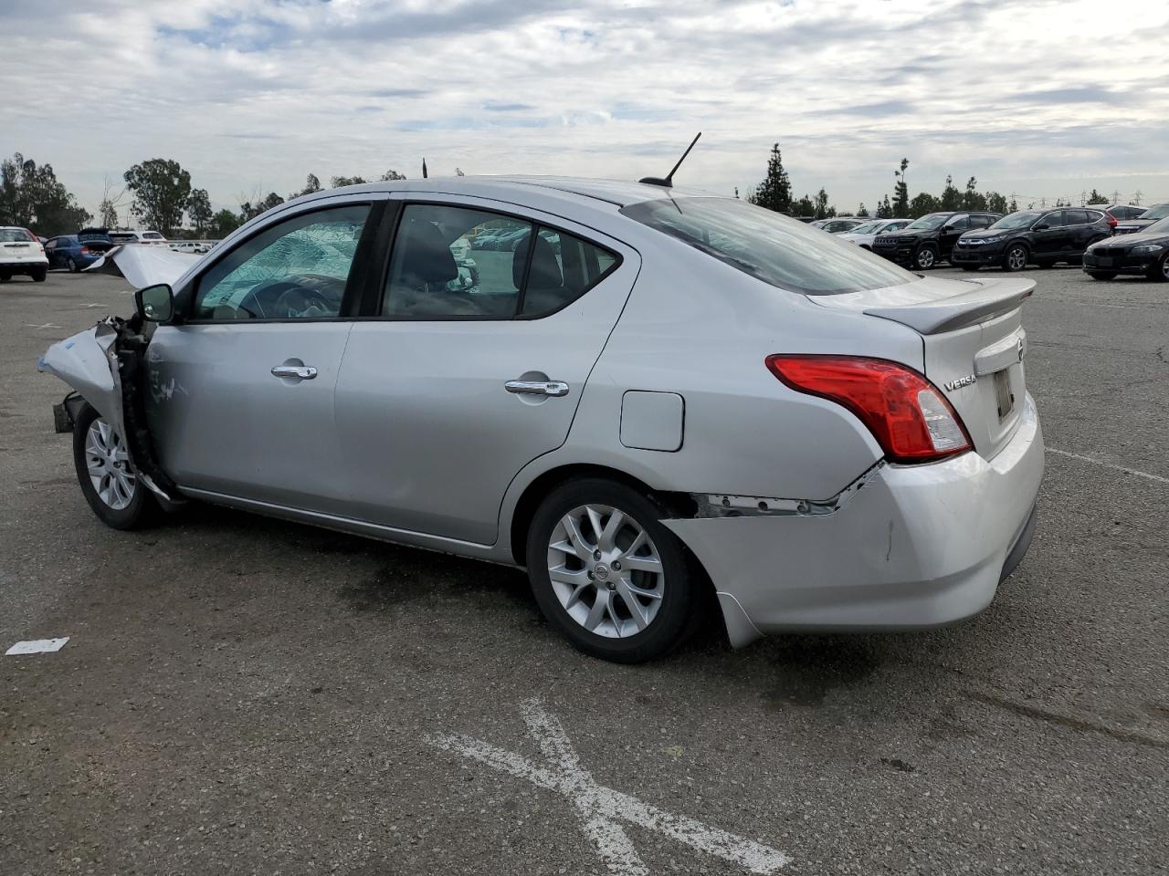 Lot #3034349077 2018 NISSAN VERSA S