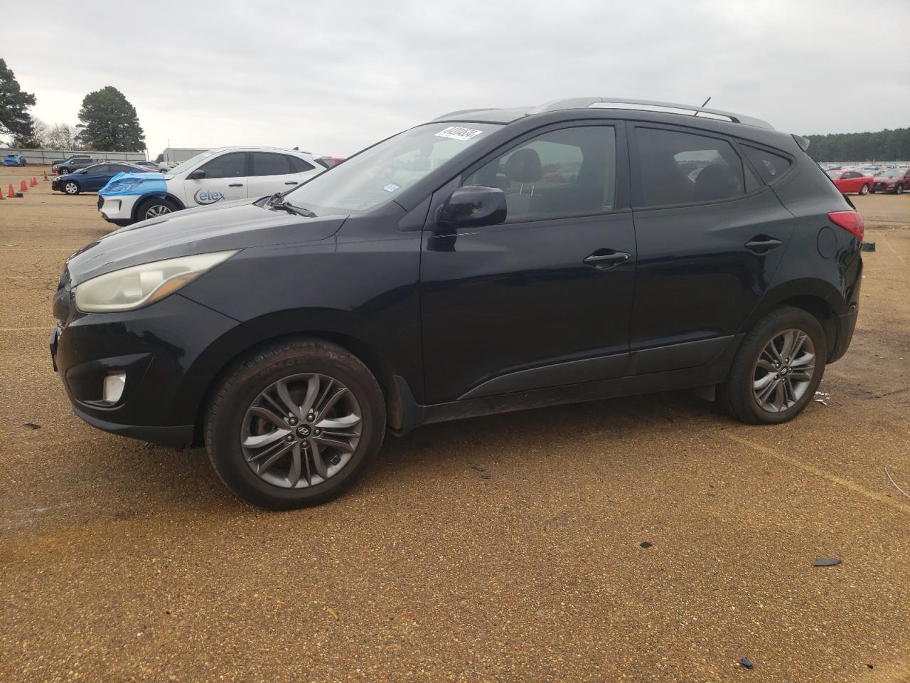  Salvage Hyundai TUCSON