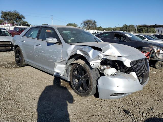 VIN 2C3CCABGXMH529157 2021 CHRYSLER 300 no.4