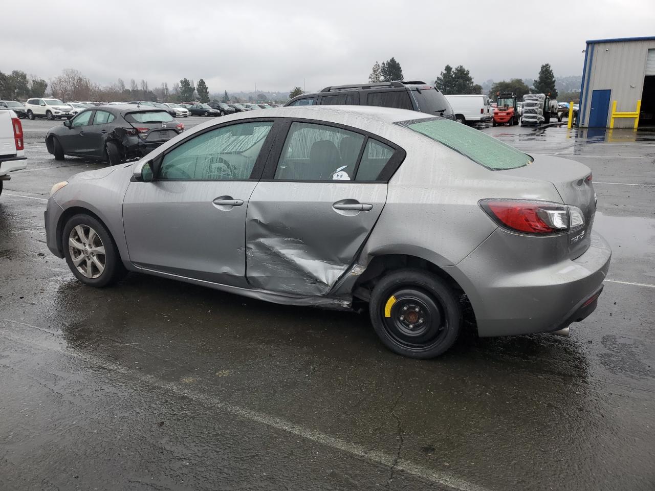 Lot #3029323707 2011 MAZDA 3 I