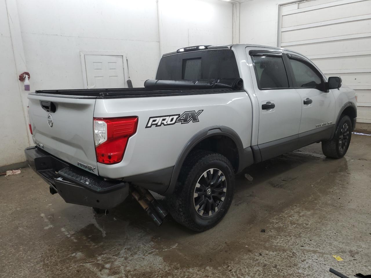 Lot #3028580938 2018 NISSAN TITAN SV