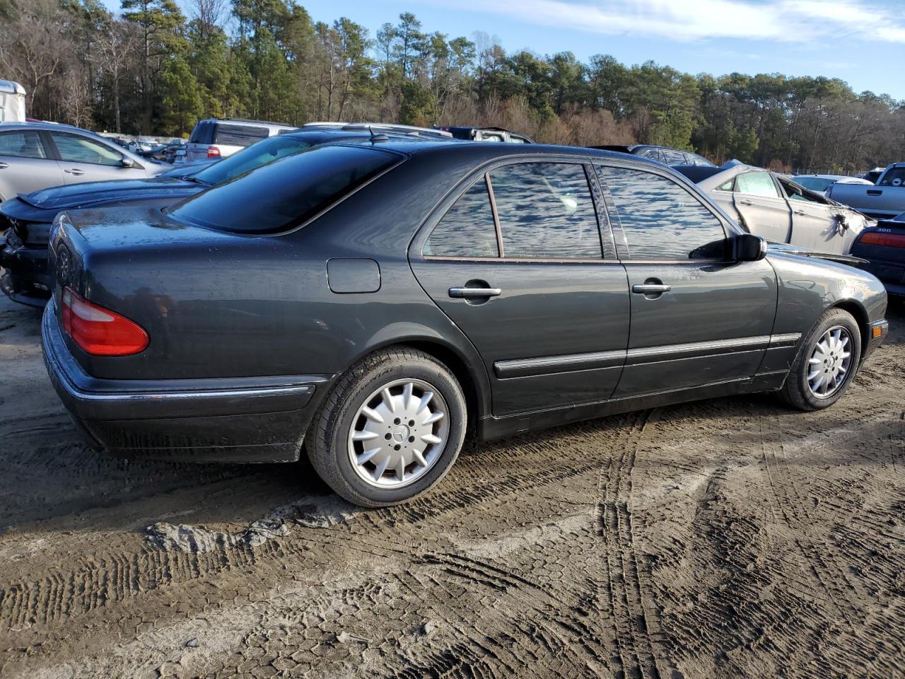 Lot #3050596109 2001 MERCEDES-BENZ E 320