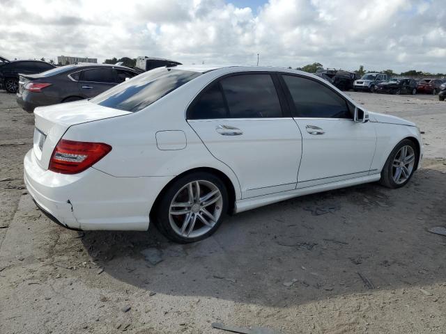 VIN WDDGF4HB5DR268303 2013 MERCEDES-BENZ C-CLASS no.3