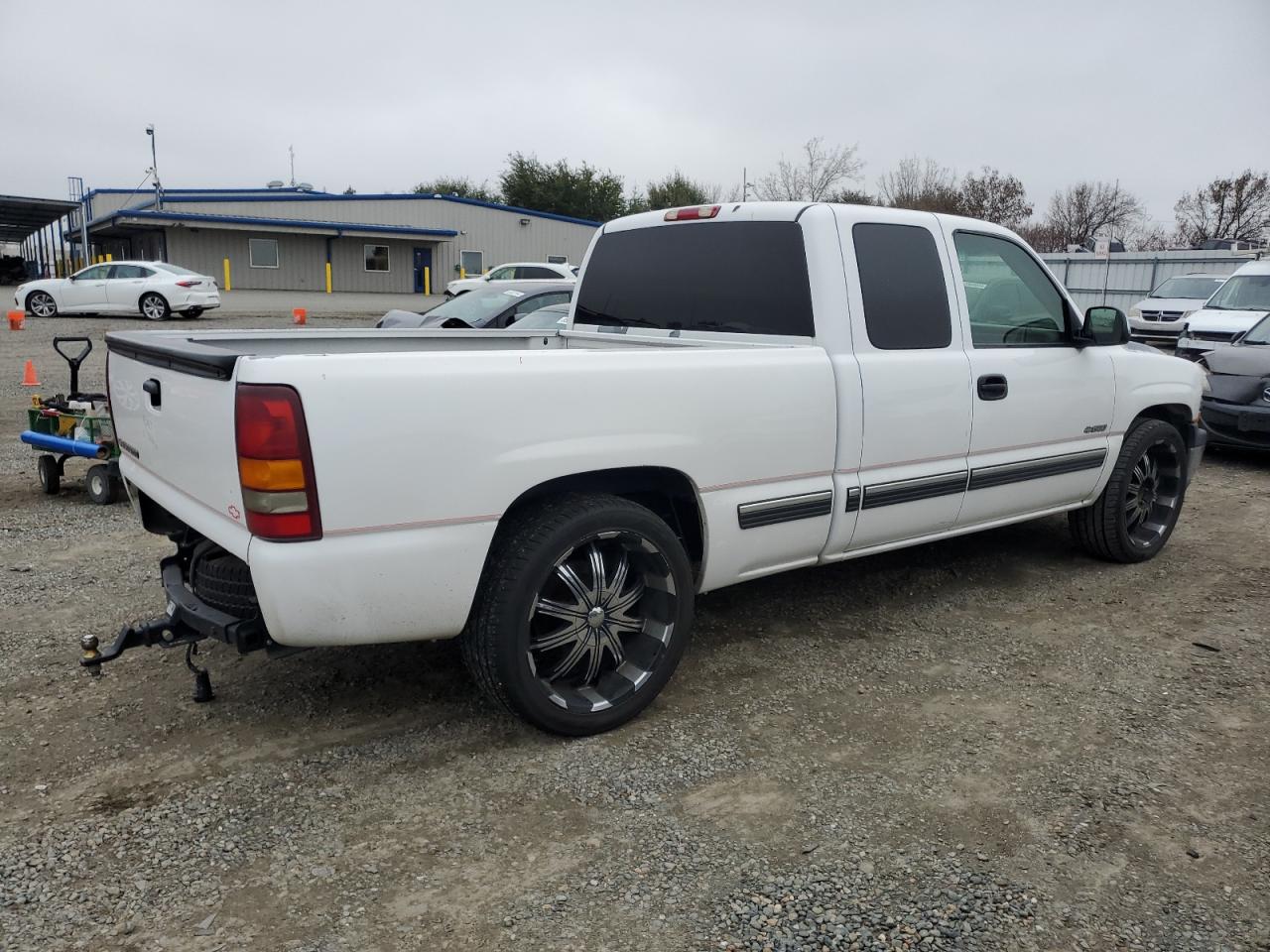 Lot #3033210824 2002 CHEVROLET SILVERADO