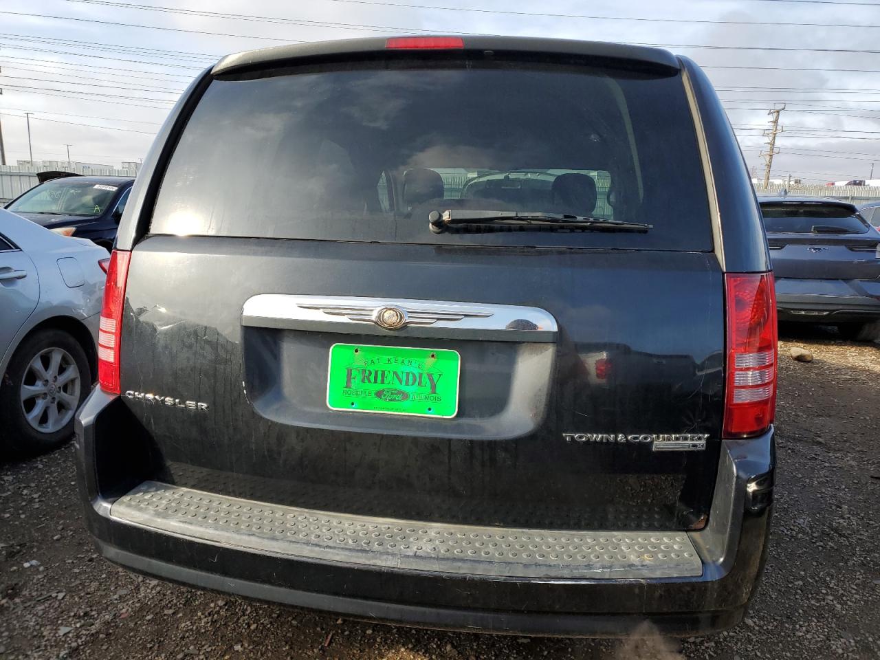 Lot #3029363716 2010 CHRYSLER TOWN & COU