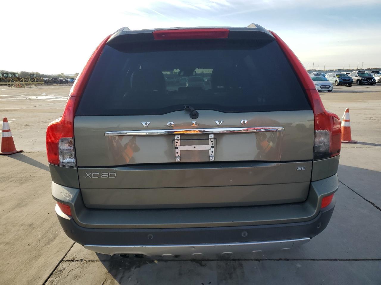 Lot #3024142821 2010 VOLVO XC90 3.2