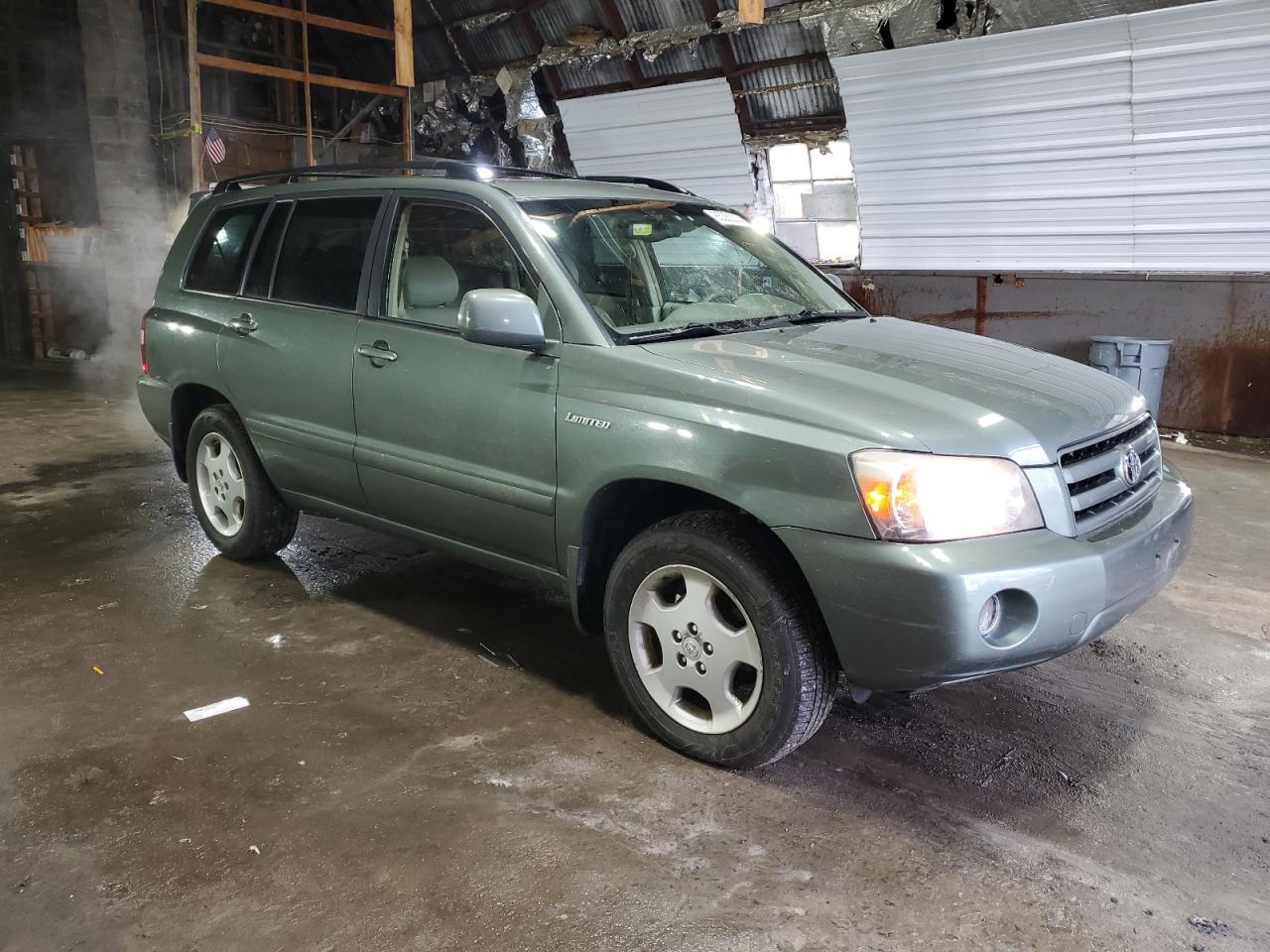 Lot #3033081013 2004 TOYOTA HIGHLANDER