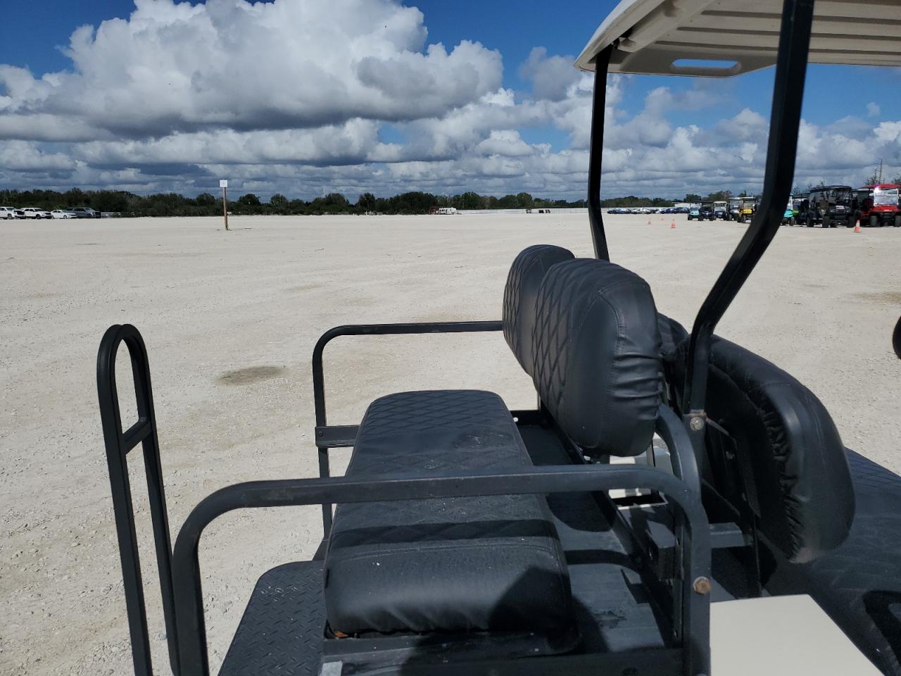 Lot #3050445244 2017 GOLF CART