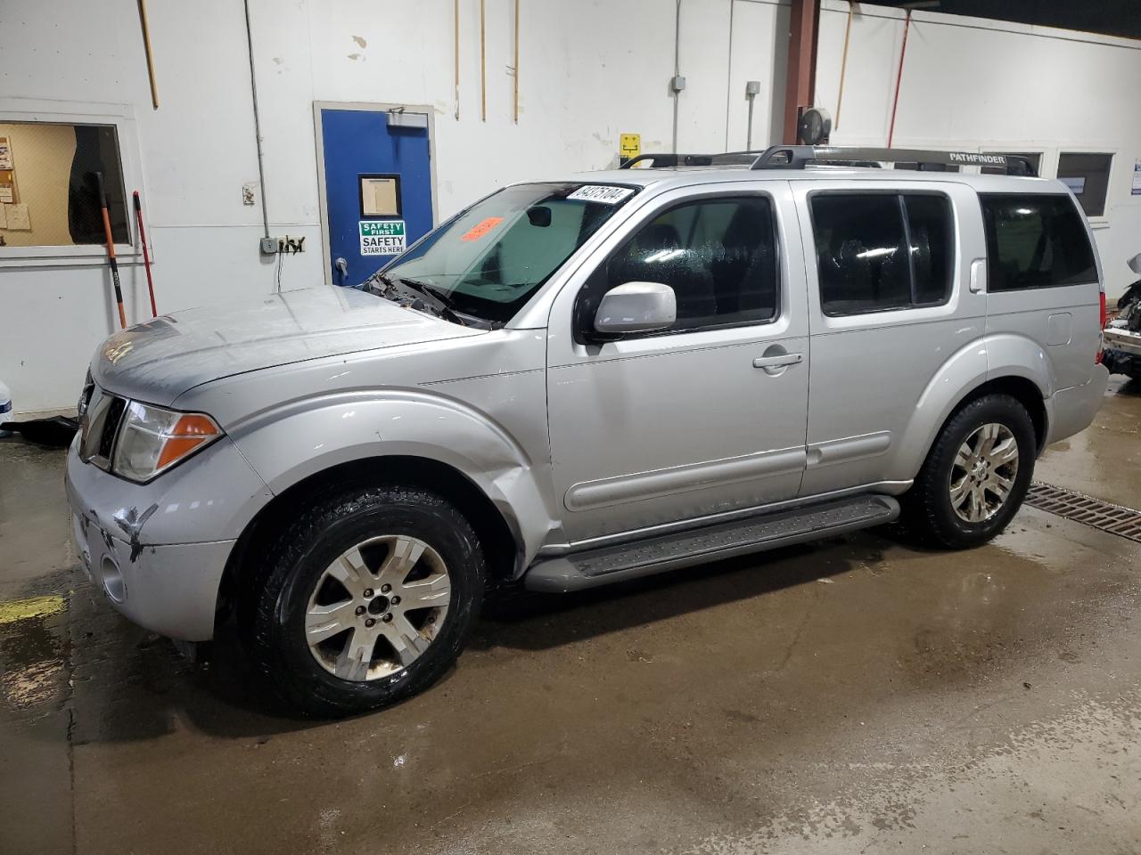  Salvage Nissan Pathfinder