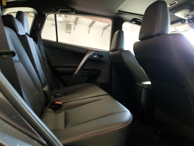 2018 TOYOTA RAV4 SE JTMJFREV7JD242662