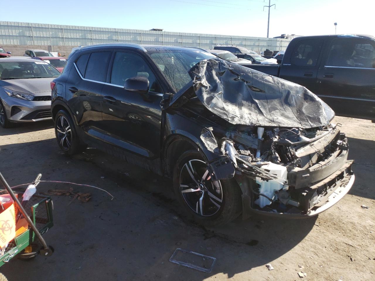 Lot #3030461461 2024 VOLVO XC40 CORE