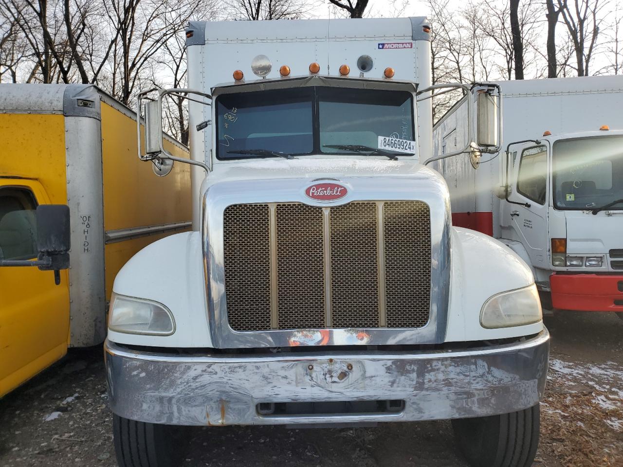 Lot #3037765323 2013 PETERBILT 337