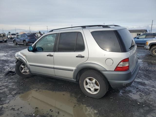 MERCEDES-BENZ ML 320 1998 silver  gas 4JGAB54E0WA034598 photo #3