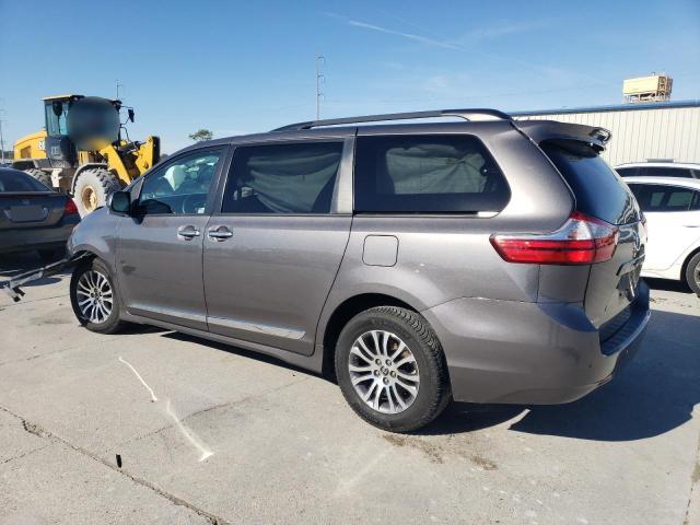 TOYOTA SIENNA XLE 2018 gray  gas 5TDYZ3DC8JS919841 photo #3