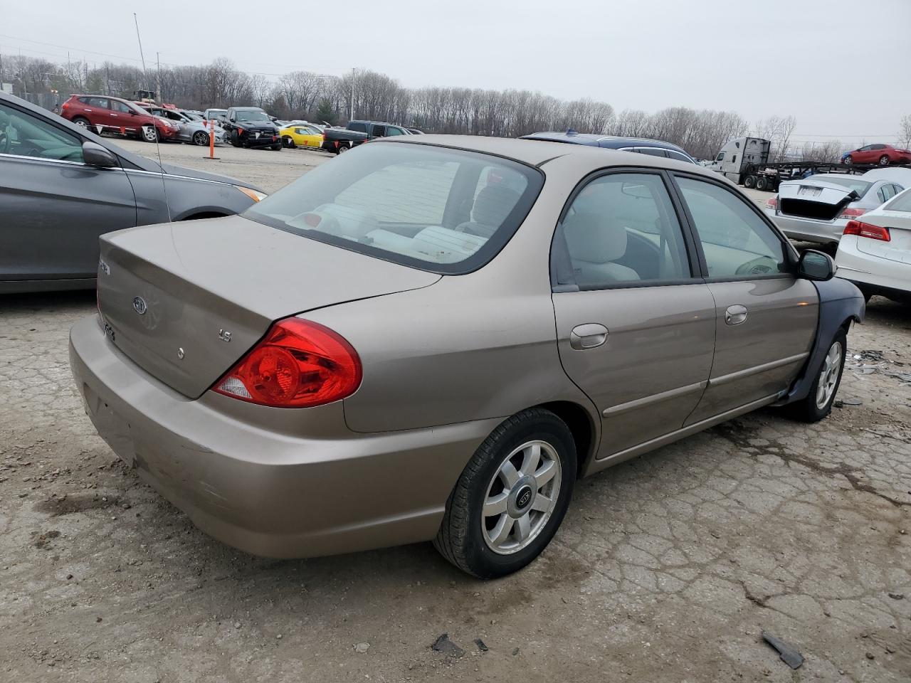 Lot #3053086629 2002 KIA SPECTRA BA