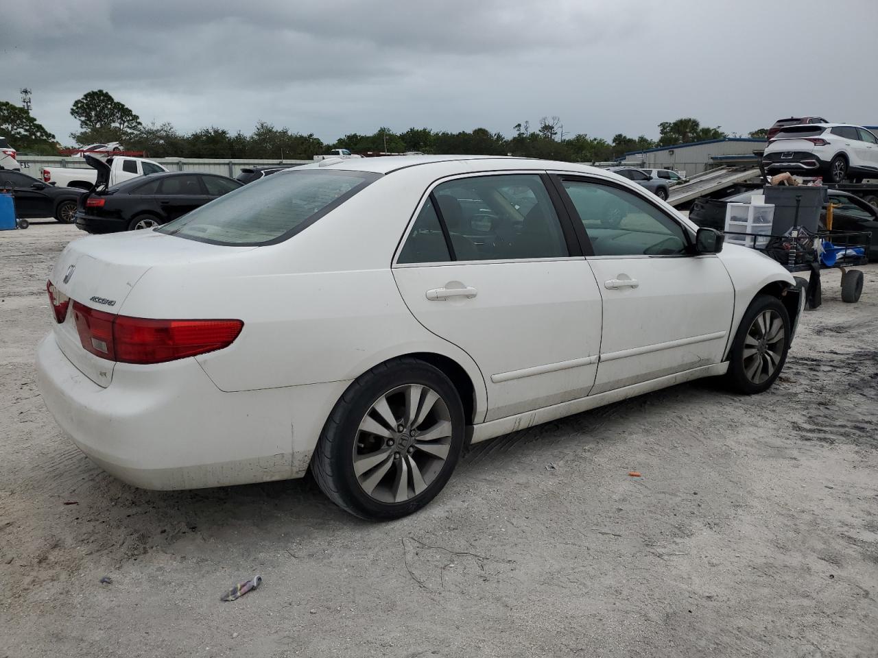 Lot #3034341102 2005 HONDA ACCORD EX